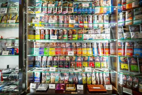 Boutique De Tabac Haut De Gamme Et Salon De Cigares 1