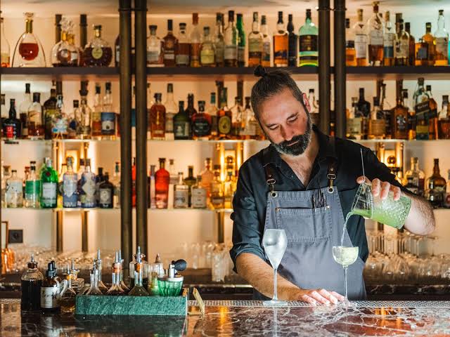 Bar Incontournable Du Quartier Historique 1