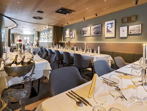 Restaurant Haut De Gamme Et Chic Avec $700,000 D'Aménagement Et D'Équipement 1 Restaurant Haut De Gamme Et Chic Avec $700,000 D'Aménagement Et D'Équipement 1