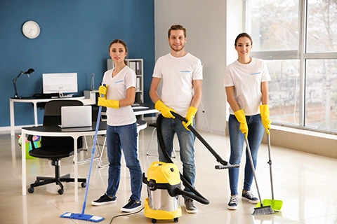 Entreprise de nettoyage clé en main – Plusieurs équipes, Véhicules floqués 1 Entreprise de nettoyage clé en main – Plusieurs équipes, Véhicules floqués 1