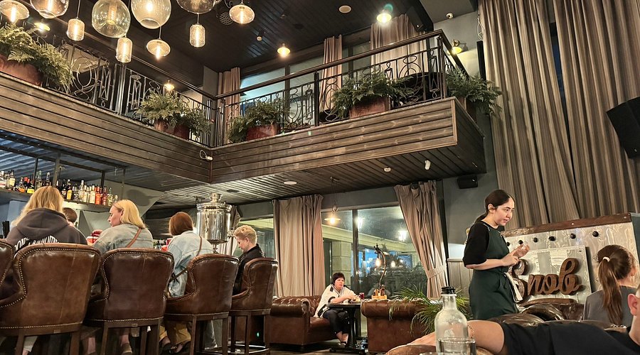 Populaire Bar/taverne Avec Musique En Direct 1