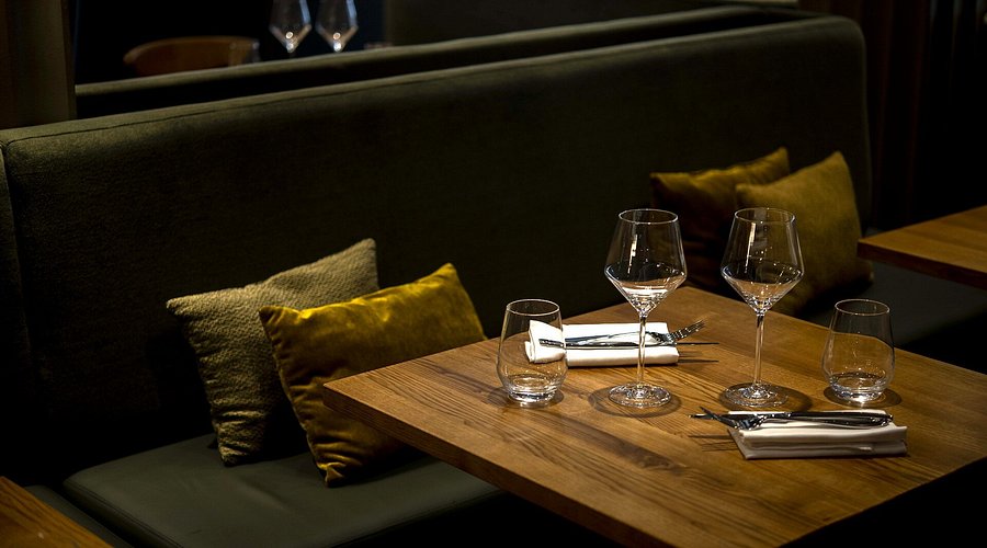 Restaurant rénové-Nouveau système CVC - Énorme potentiel de croissance-Avec propriété 1 Restaurant rénové-Nouveau système CVC - Énorme potentiel de croissance-Avec propriété 1