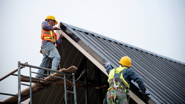 Entrepreneur En Toiture Et Travaux Extérieurs Avec Une Forte Notoriété De La Marque 1