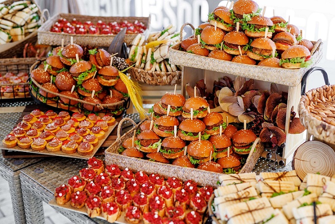 Entièrement Rénové Restaurant Traiteur Et Épicerie Fine 1