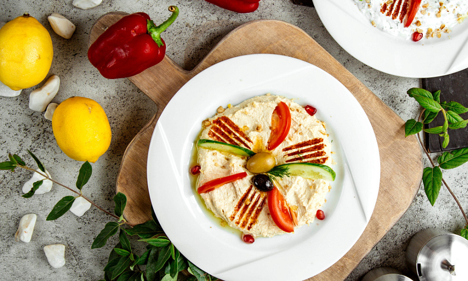 Restaurant/bar– $1.24M Revenue $195K Net Profit For Sale 1