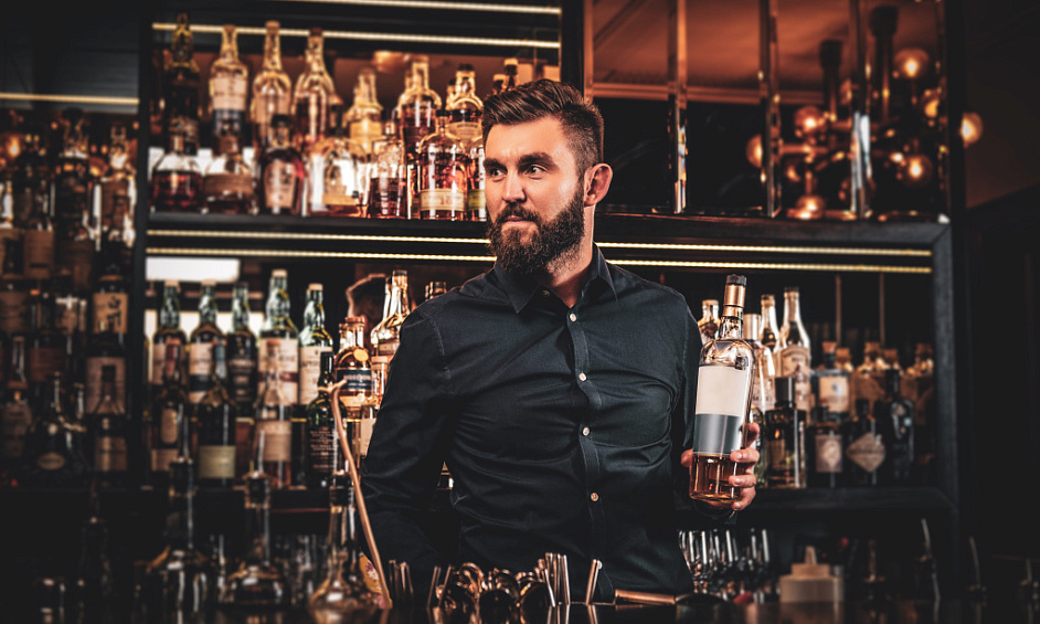 Magasin d'alcool clé en main, bar & deux appartements - Propriété d'investissement de premier plan 1