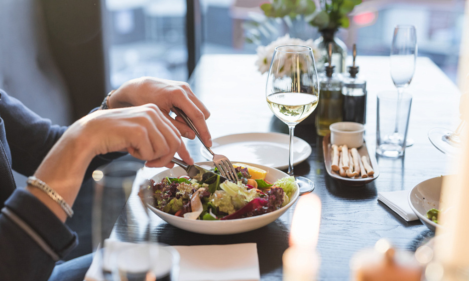 Restaurant Franchisé Très Rentable Avec Licence D'Alcool À Vendre 1