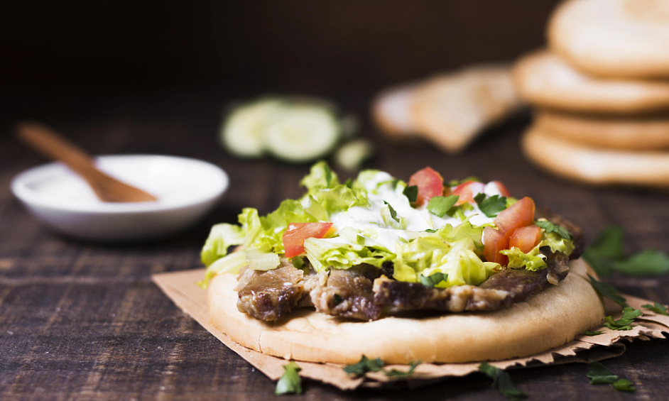 Très-Gros Volume Bien-Établi Gyros/Bœuf/Burgers/Hot Dog Établissement-31 Ans! À Vendre 1 Très-Gros Volume Bien-Établi Gyros/Bœuf/Burgers/Hot Dog Établissement-31 Ans! À Vendre 1