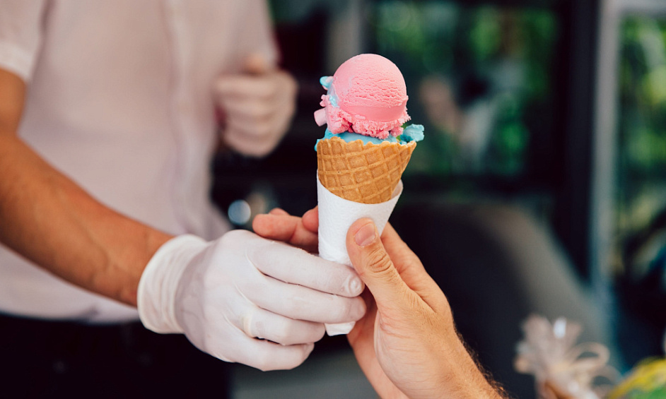 Magasin D'eau, De Glace Et De Crème Glacée À Vendre 1