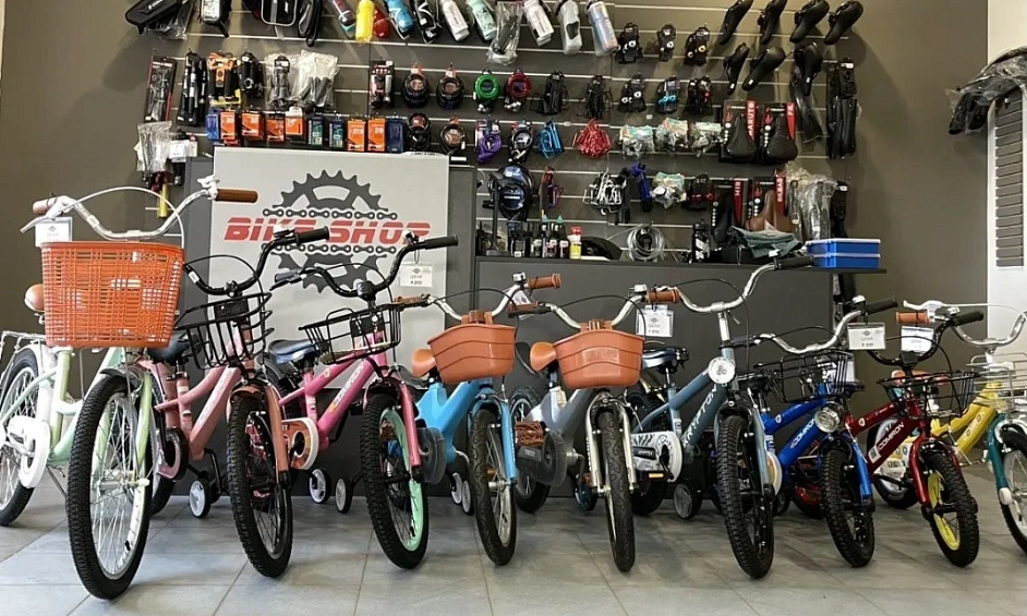 Boutique clé en main de snowboards et vélos : locations, vente au détail, réparations 1 Boutique clé en main de snowboards et vélos : locations, vente au détail, réparations 1