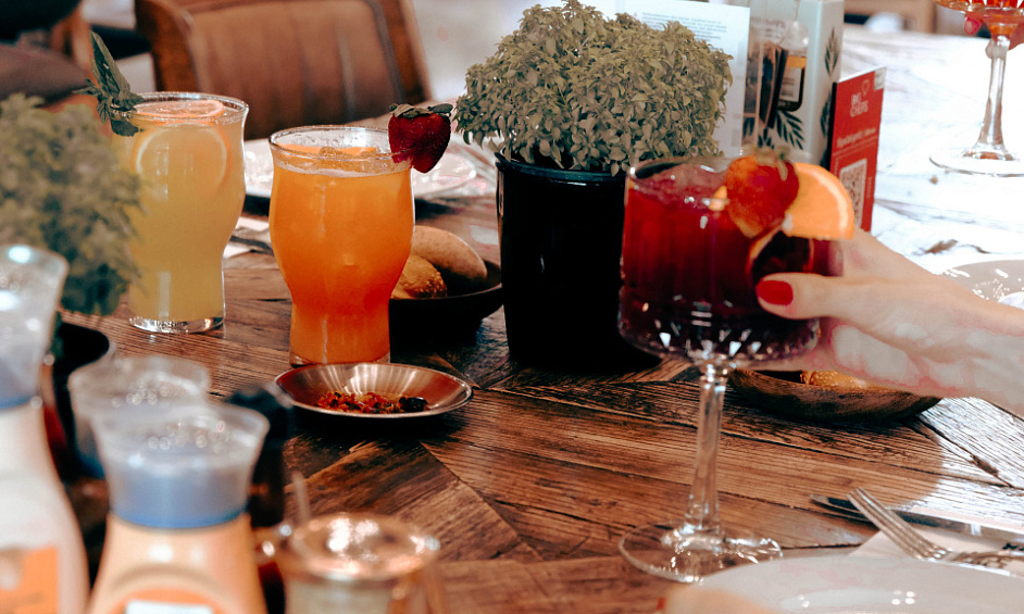 Bar À Cocktails Cosy Sans Nourriture Requise– Accessibilité Idéale! À Mid-Wilshire À Vendre 1