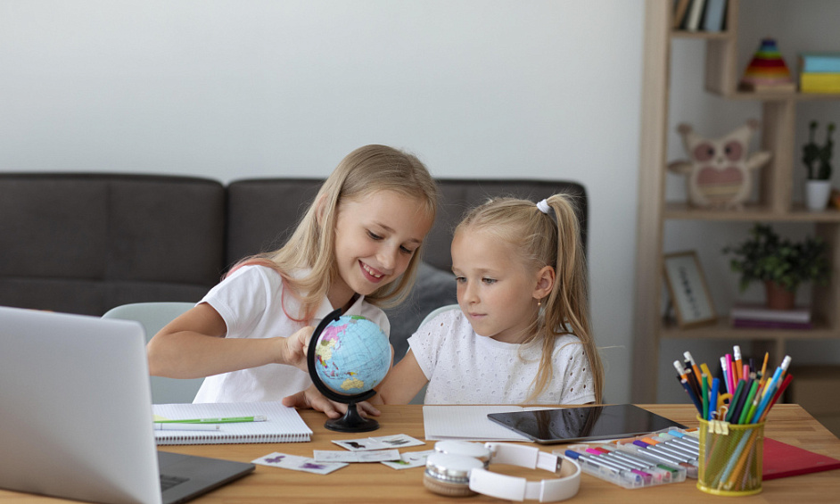 Marque D'Abonnement Établie D'Apprentissage Des Langues Pour Enfants Revenus Récurrents À Vendre 1