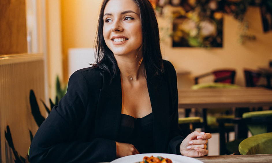 Restaurant Bien Établi Dans Un Emplacement De Choix À Vendre 1