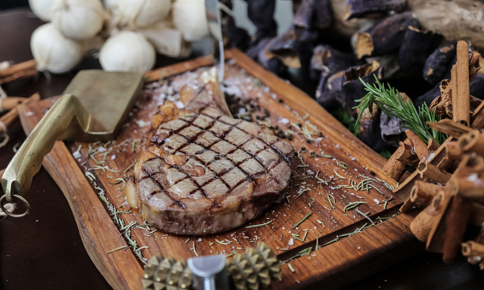 Key Money Steakhouse À Midtown Considère Toutes Les Offres À Vendre 1