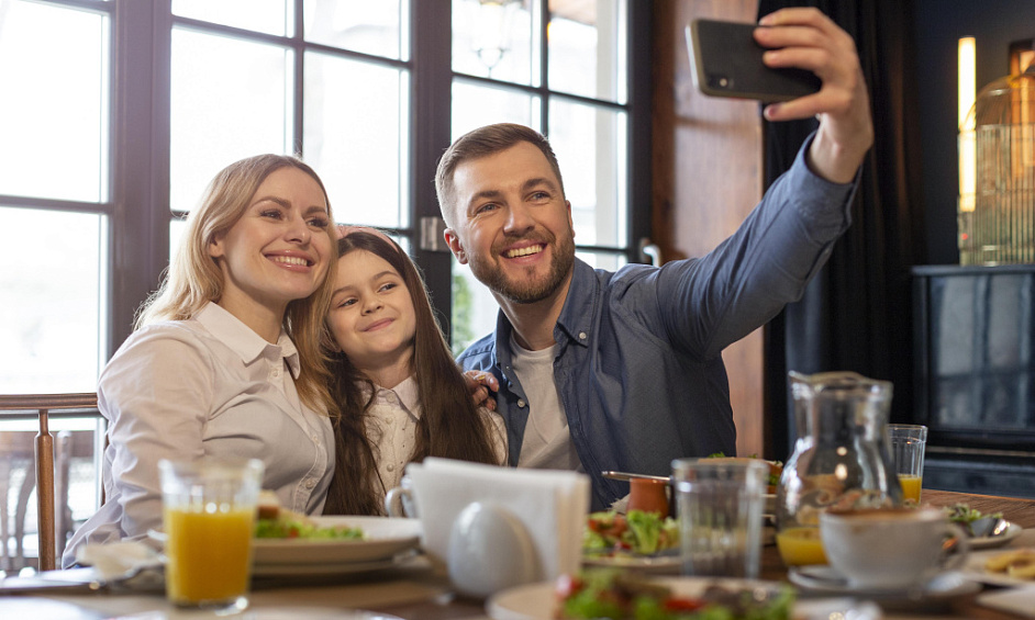 Restaurant Familial Bien Établi Et À Fort Chiffre D'Affaires - Banlieue Nord-Ouest! À Vendre 1