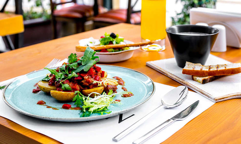 Bien-Aimé De Longue Date Petit-Déjeuner Et Déjeuner Restaurant À Vendre 1
