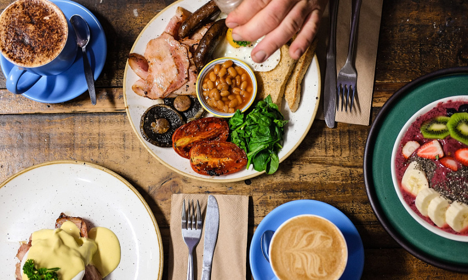 Restaurant à volume élevé Petit-déjeuner & Brunch/Déjeuner avec propriété - $1.5M! À vendre 1
