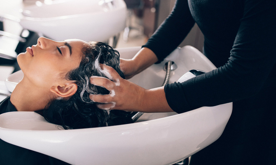 Salon de coiffure avec bien immobilier, géré en l'absence du propriétaire, à vendre 1 Salon de coiffure avec bien immobilier, géré en l'absence du propriétaire, à vendre 1