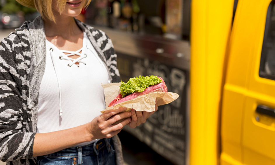 Food Truck Spécialisé-Clé en Main Entreprise à Vendre 1