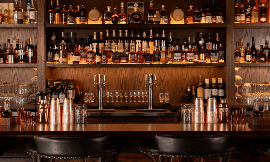 Indpls Bar à vendre avec licence complète d'alcool et équip. sur Mass Ave 1