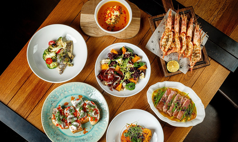 Restaurant Gastronomique, Bar, & Vin 1 Restaurant Gastronomique, Bar, & Vin 1