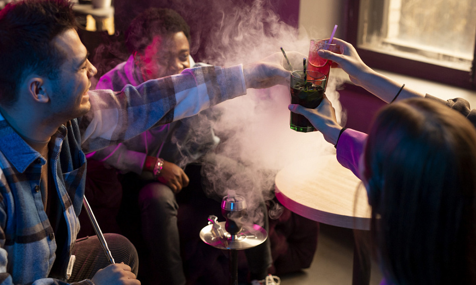 Boutique De Tabac Rentable Et Bien-Aimée En Emplacement Privilégié! À Vendre 1 Boutique De Tabac Rentable Et Bien-Aimée En Emplacement Privilégié! À Vendre 1