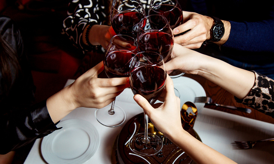 Bar à Vins Raffiné & Bistrot | Nouvellement Établi | Potentiel de Croissance 1