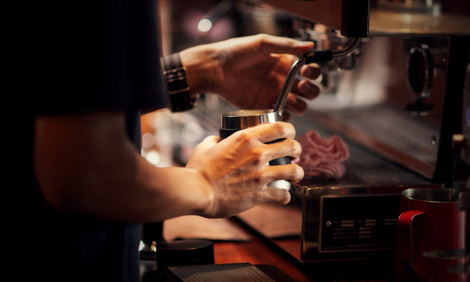 Salon De Café De Spécialité & Café Solide Chiffre D'Affaires $329K À Vendre 1